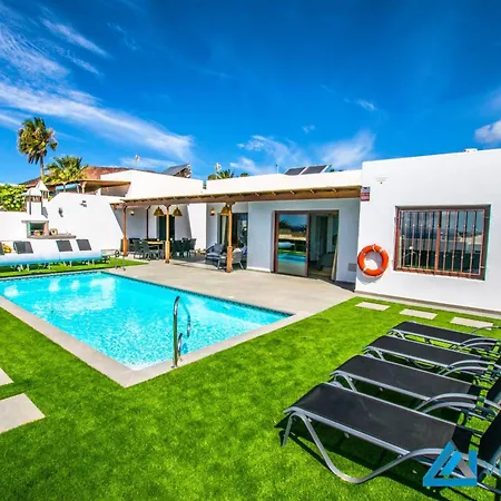 222 - Noches De Luna By Now Ltd *